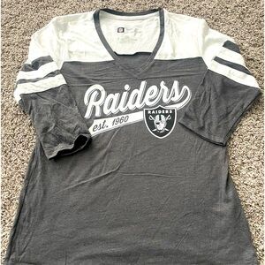 NFL Raiders V Neck T Shirt Women's Size Medium 3/4 Sleeves NWOT